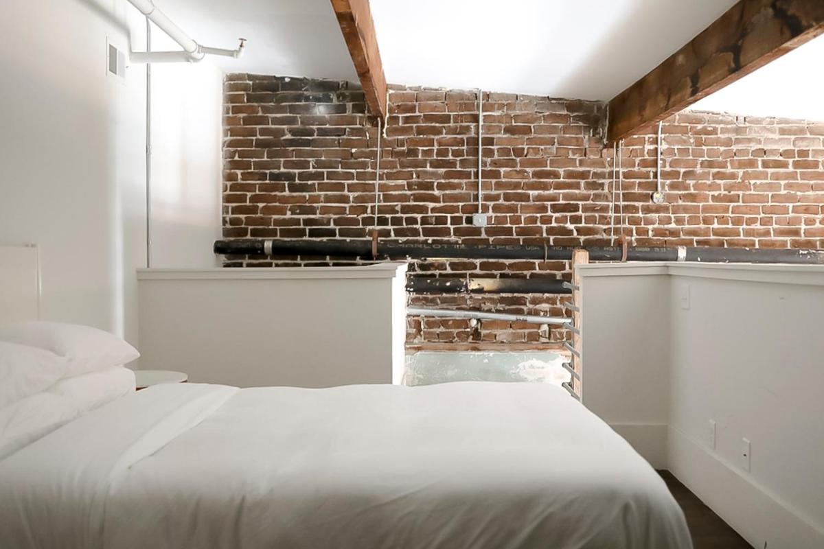 The Grant By Black Swan Savannah Room photo