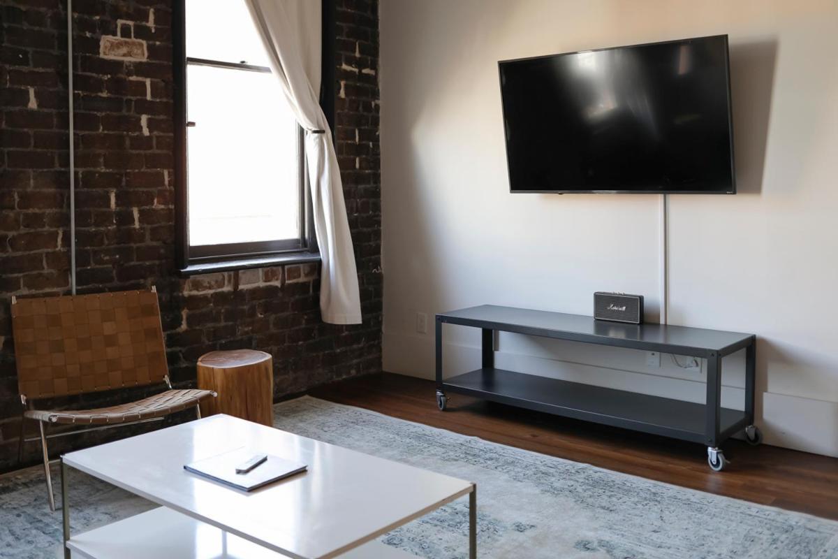 The Grant By Black Swan Savannah Room photo